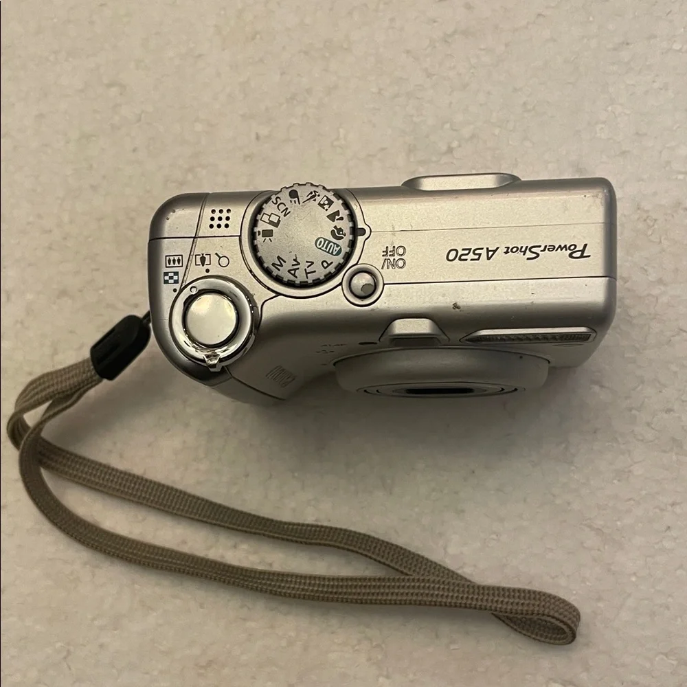 Canon PowerShot A520 Digital Camera 4.0 megapixels 4X optimal zoom pict bridge